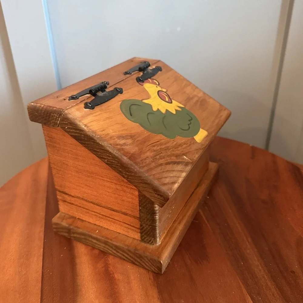 Vintage Handmade Rooster Hen Recipe Box Primitive Farmhouse Potato Bin Style